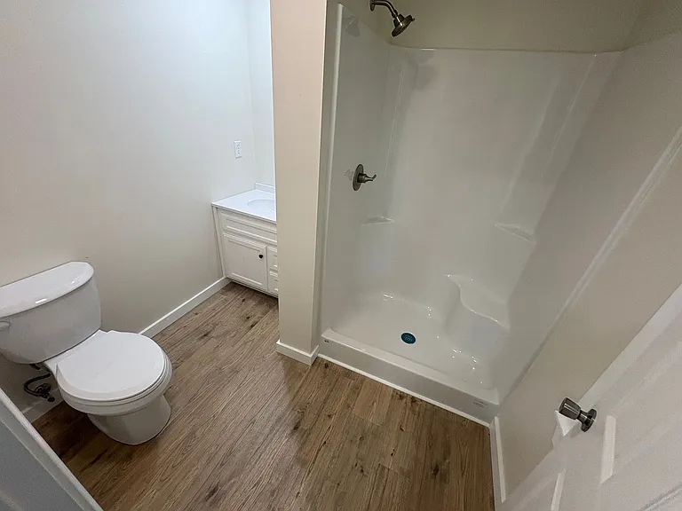 521 Greenwood Dr — Photo 8