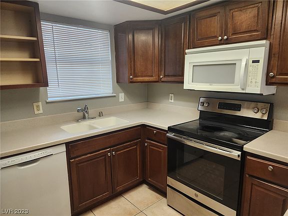 5th image of 3823 S Maryland Pkwy Unit F4