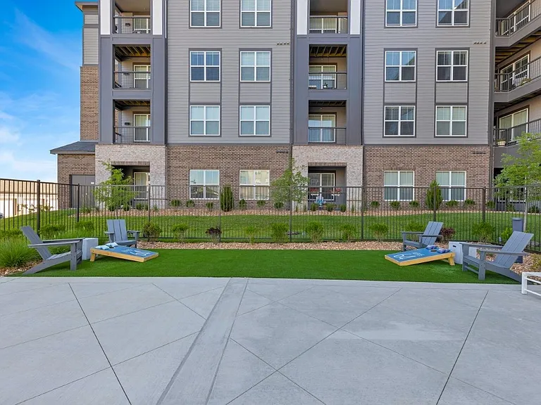 Avenue64 Apartments — Photo 33
