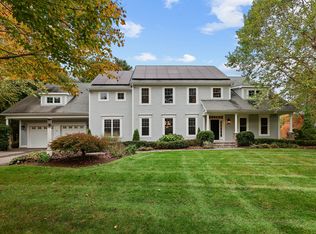 25 Lakeview Dr, West Hartford, CT 06117