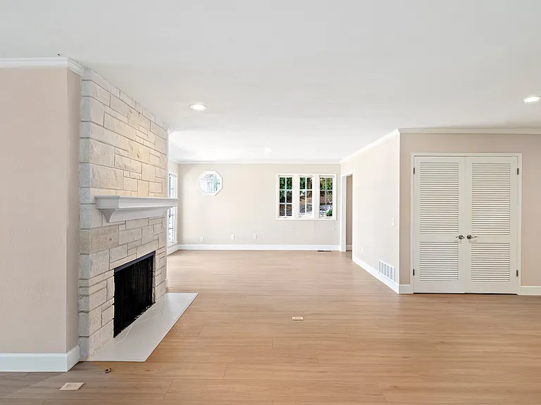 642 Toyon Dr — Photo 13