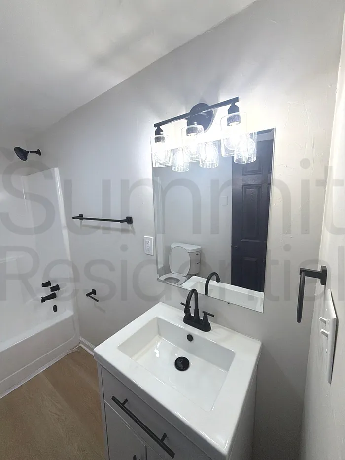 2 bed, 1.0 bath, 680 sqft, $695 — Photo 4