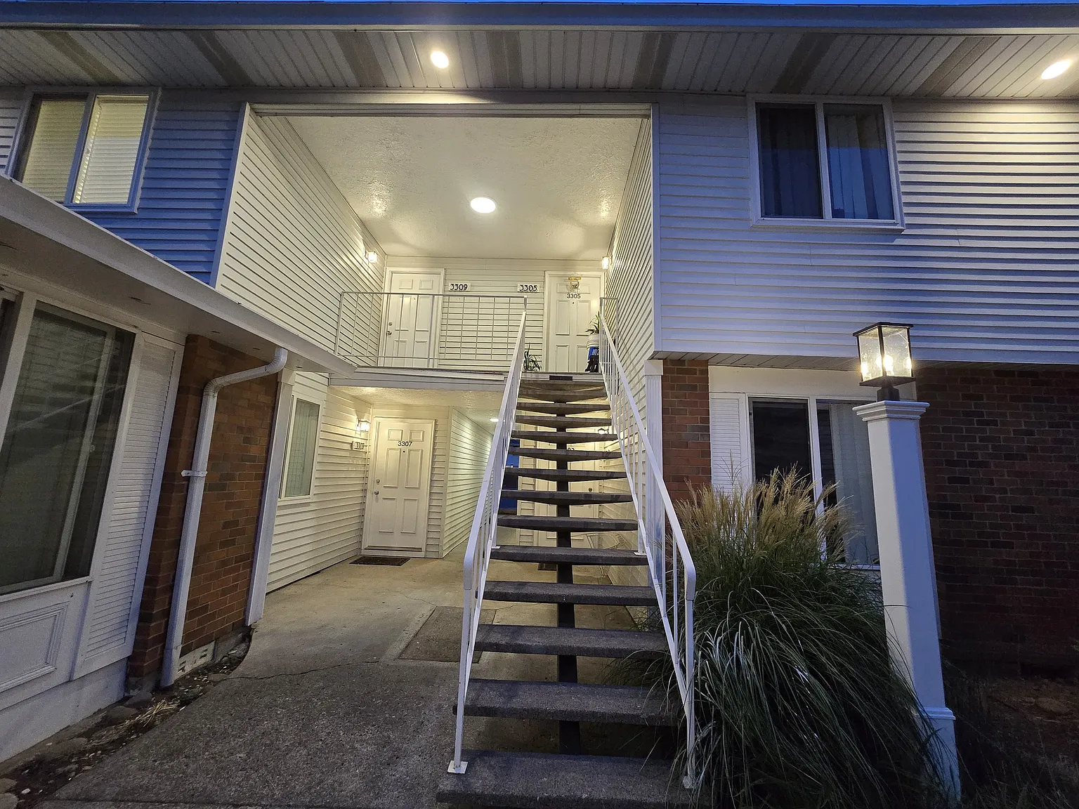 3361 River Rd N — Photo 3