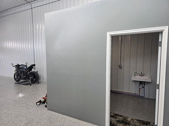 3rd image of 747 Mallwood Building 2-6
