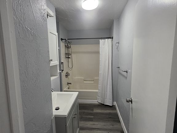 3rd image of 85 Henry Ave Floor 1
