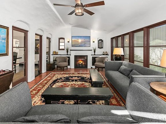 2nd image of 815 Alameda Blvd