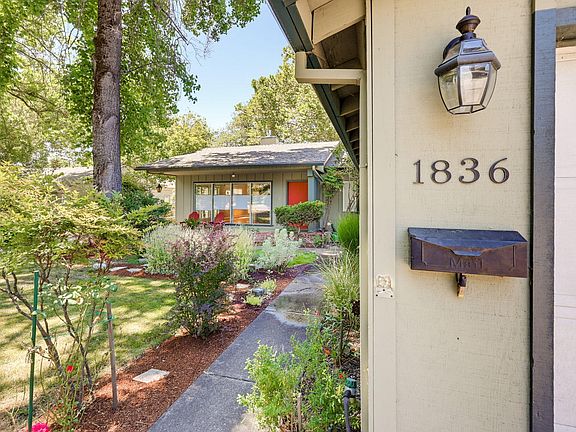 5th image of 1836 Woodlawn Dr