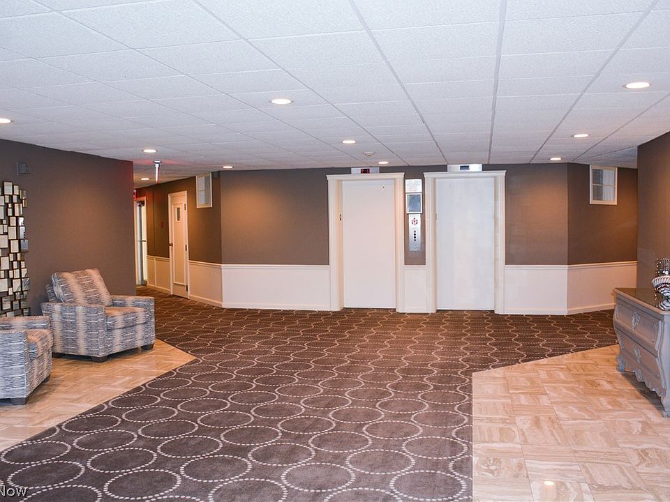 2202 Acacia Park Dr Cleveland, OH, 44124 Apartments for Rent Zillow