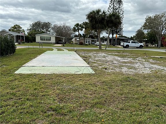 4th image of 718 Barefoot Blvd