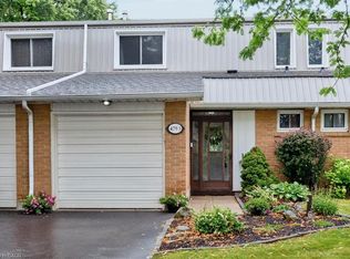 479 Woodview Rd #3, Burlington, ON L7N2Z9