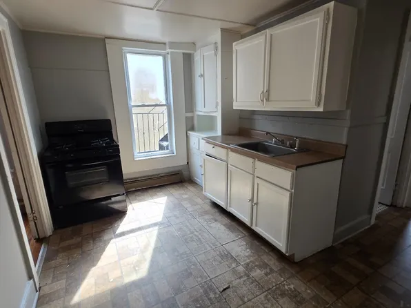 56 Cottage St APT 4, Middletown, NY 10940