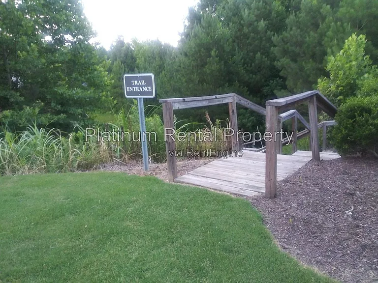 221 Balaban Cir — Photo 44