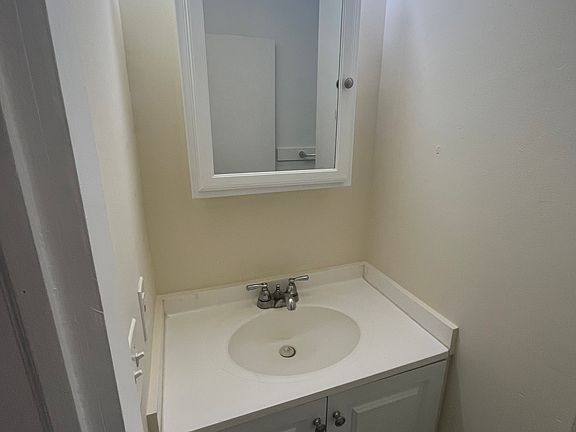 5th image of 115 Mechanic St #2