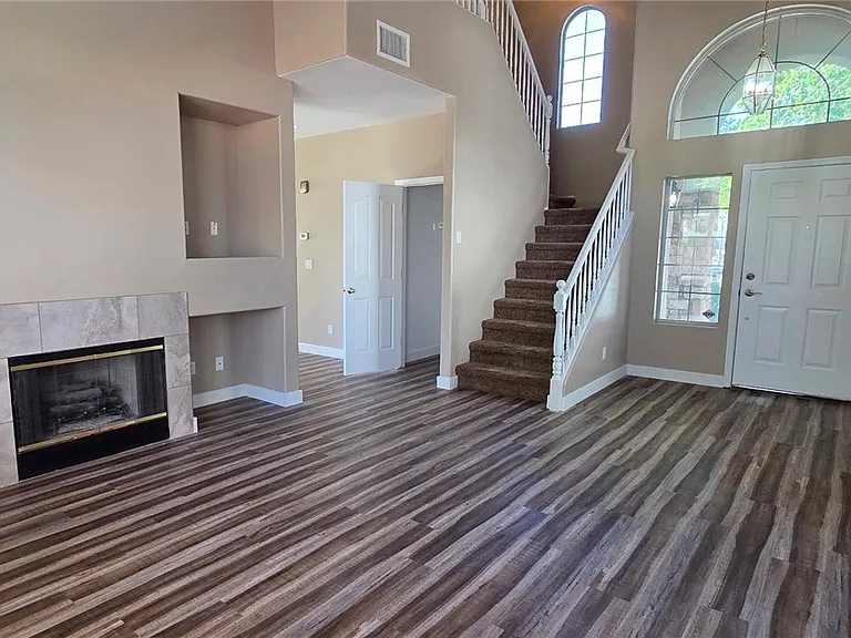1132 Castle Point Ave — Photo 6