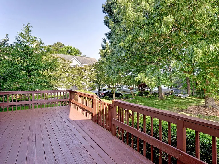44 Dryden Dr — Photo 10