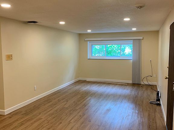 5th image of 466 Lincoln St APT 3