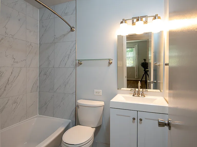 3202 Adams Ct — Photo 10