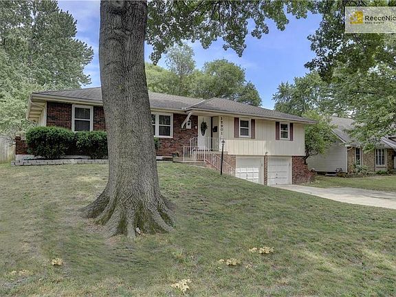 3rd image of 12901 Smalley Ave