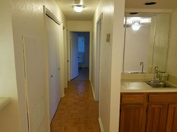 5th image of 1202-611 Thorpe Ln