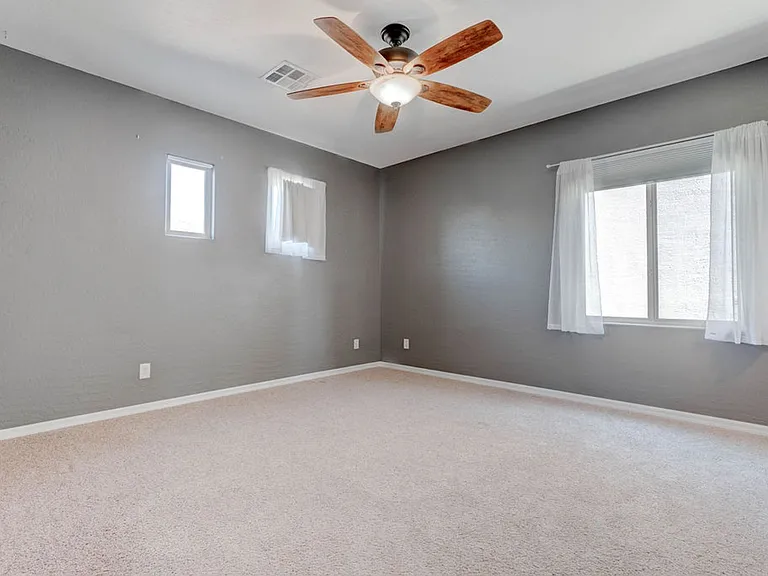 2589 Chateau Clermont St — Photo 49
