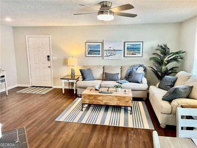 906 E Island Square Dr, Saint Simons Island, GA, 31522