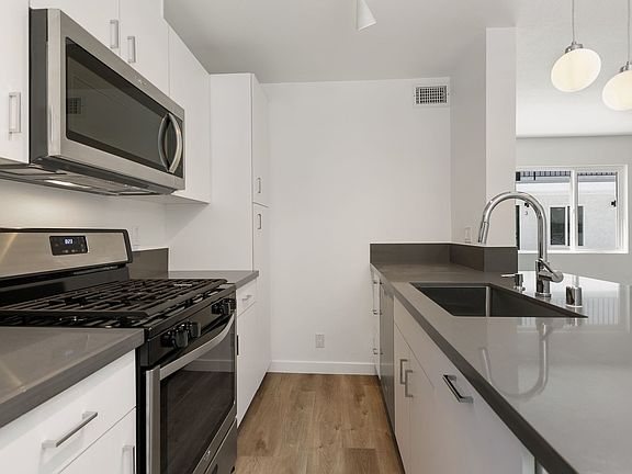 2nd image of 6736 Woodley Ave #7