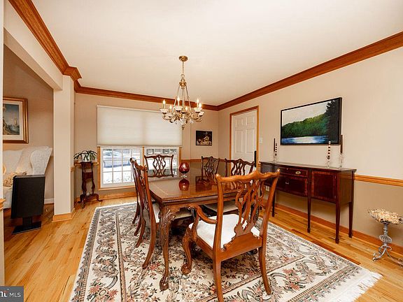 5th image of 5 Woodford Ln