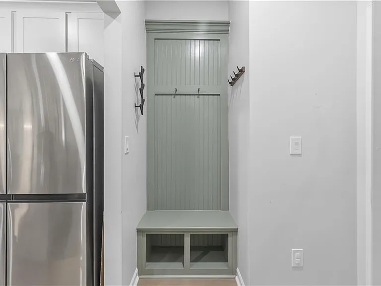 1339 Endicott Ct — Photo 10