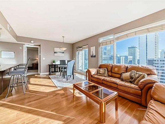 4th image of 910 S 5th Ave SW #2208