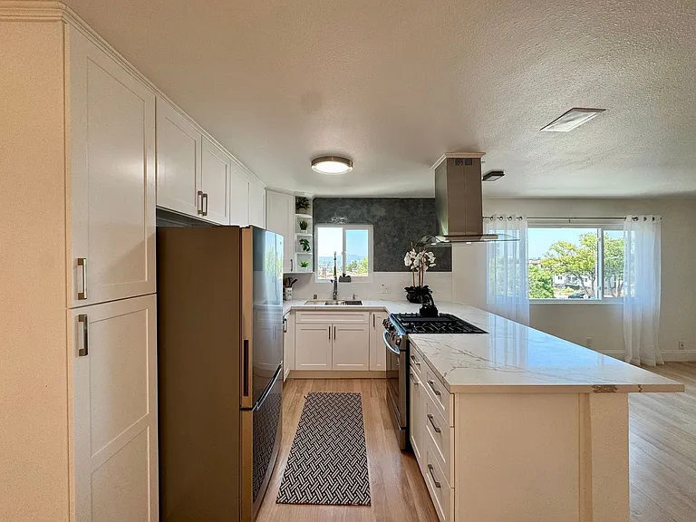 604 E Orange Grove Ave — Photo 42