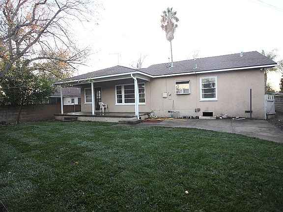 3rd image of 1856 Wildrose Ave