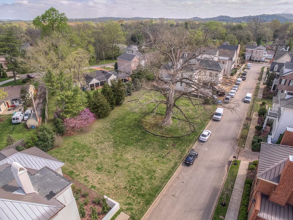 2nd image of 640 Belle Park Cir
