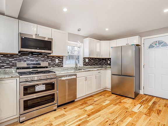 4th image of 104 Youngs Rd