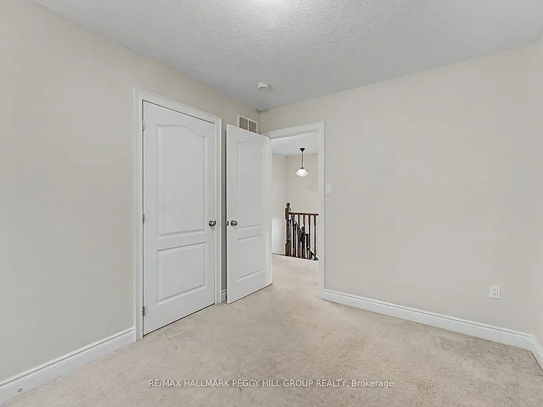 53 Nathan Cres #UPPER — Photo 10