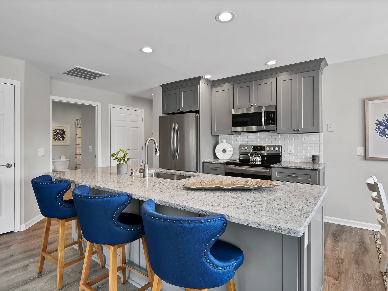 1 bed, 895 sqft, $1,750 — Photo 3
