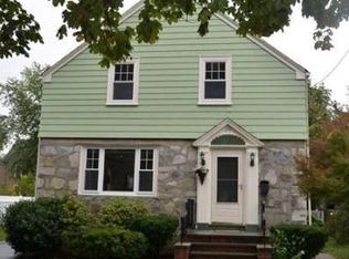 29 Leonard Rd, Melrose, MA 02176