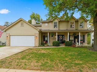 1443 Summerpoint Ln, Fenton, MO 63026