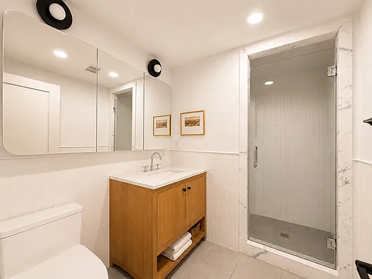 Bathroom, photo 1