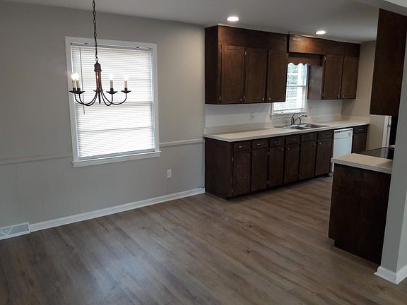 4th image of 3 Tamwood Cir
