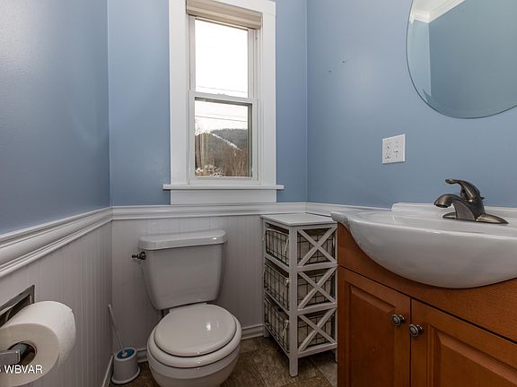 4th image of 8 Caroline Ave