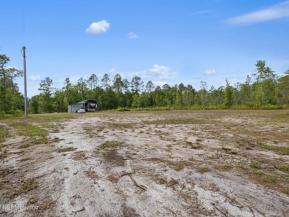 2nd image of 33517 MEADOWS Lane