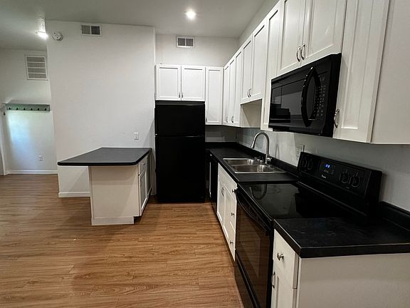 3rd image of 2857 Western Ave #We2857-3