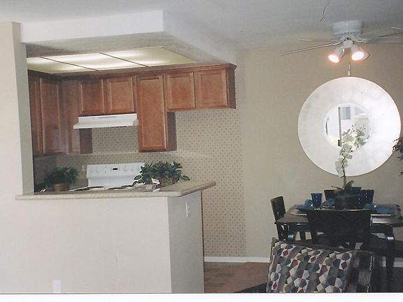 2nd image of 432 Edgehill Ln Unit 125