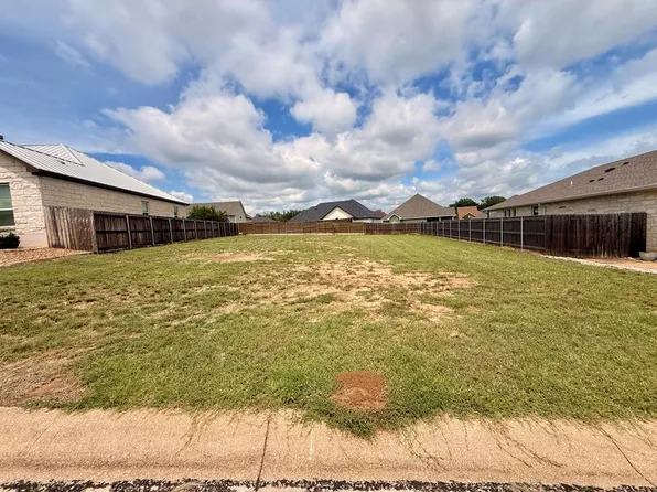 242 Dudley Way, Fredericksburg, TX 78624