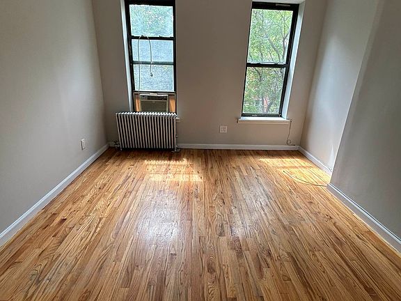 3rd image of 265 E 10th St