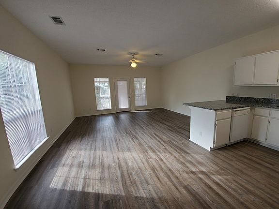 4th image of 40 Jacksons Run #B