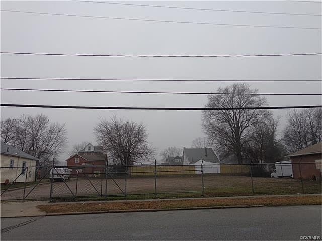 1st image of 224 S 15th Ave