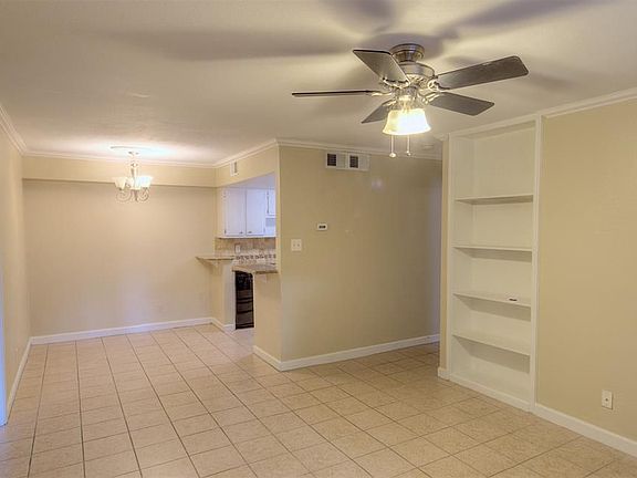 3rd image of 1223 Augusta Dr APT 20
