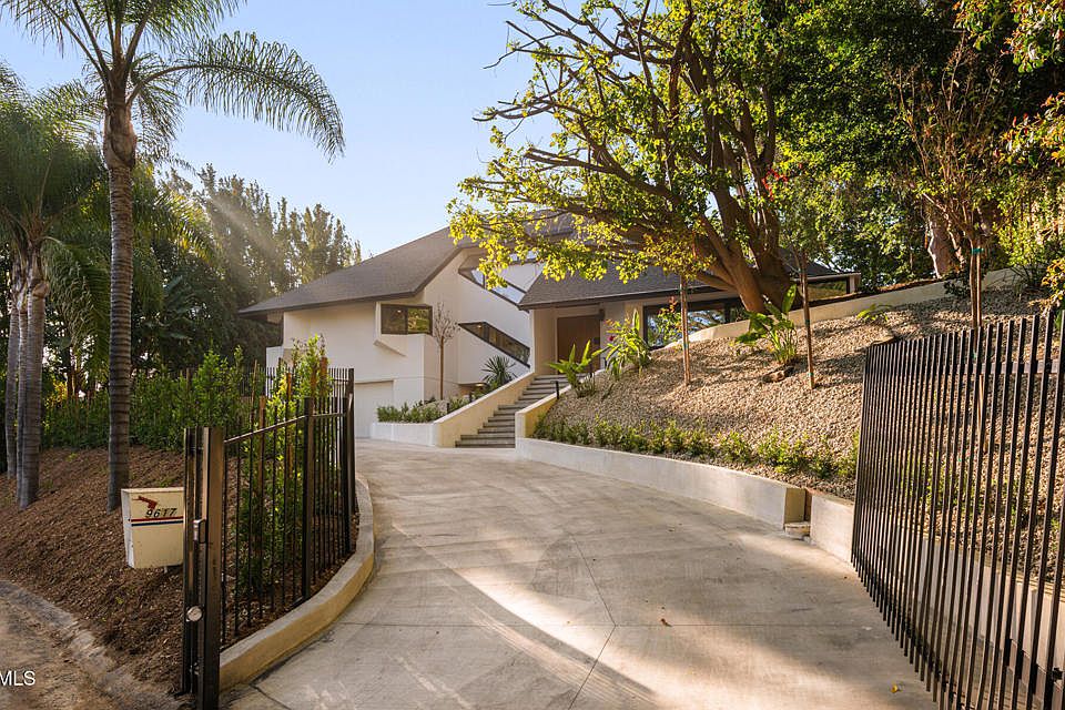 1st image of 9617 Oak Pass Rd