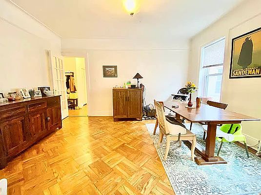 2nd image of 3021 35th St #2